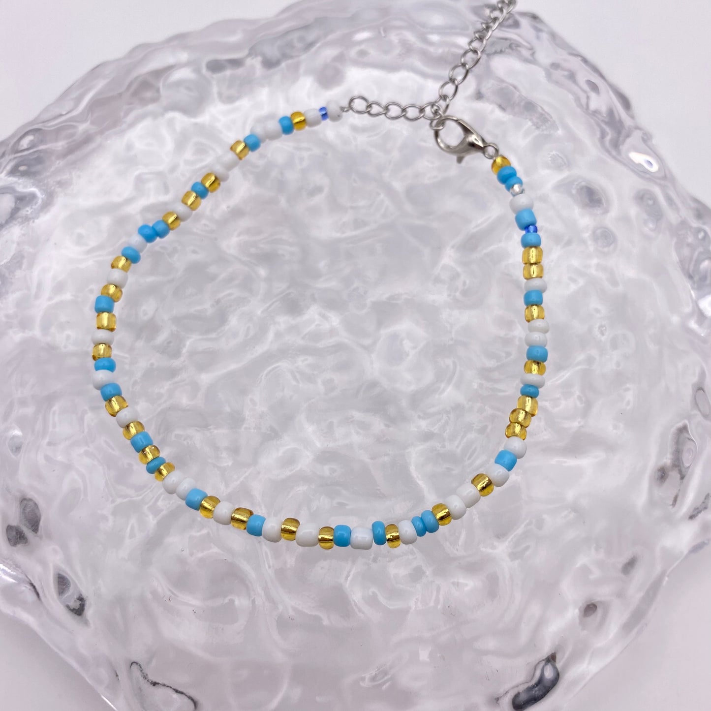 Messy Blue White and Gold Anklet