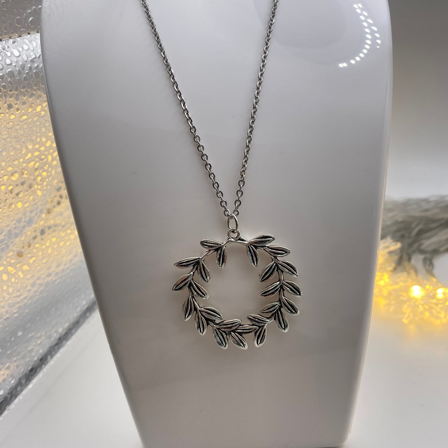 Big Silver Wreath Necklace