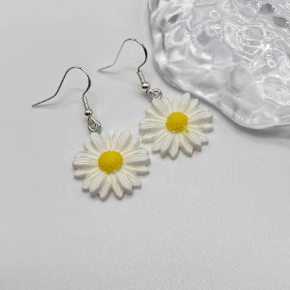 White Daisy Flower Earrings