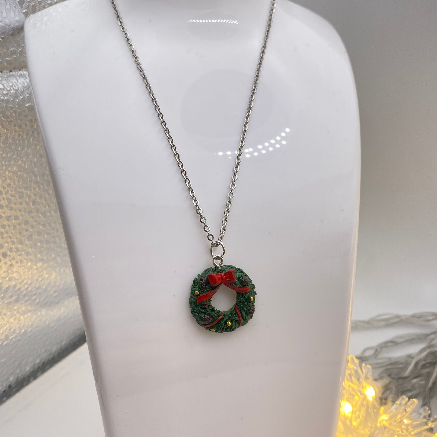 Green Wreath Necklace