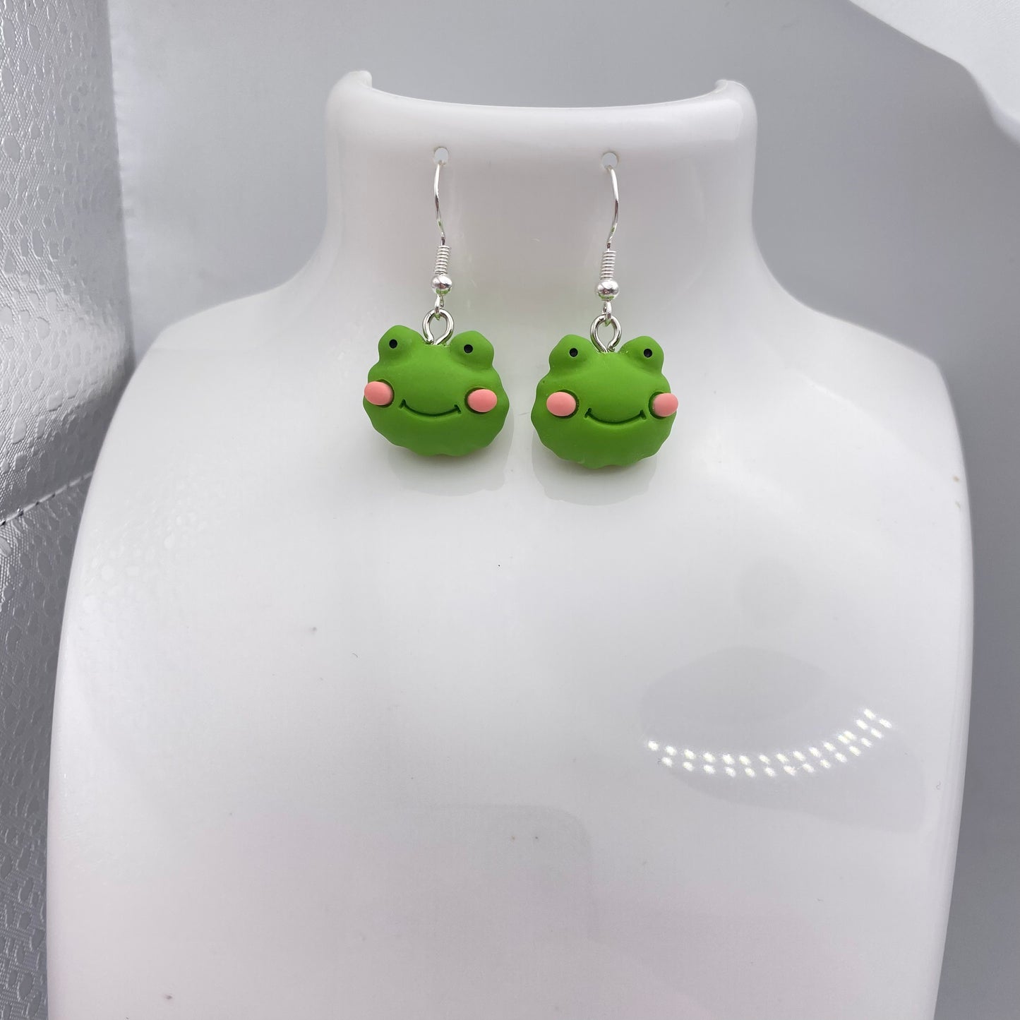 Round Frog Head Earrings